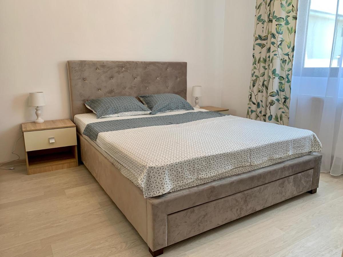 Luxor Apartment Otopeni 3 Luaran gambar
