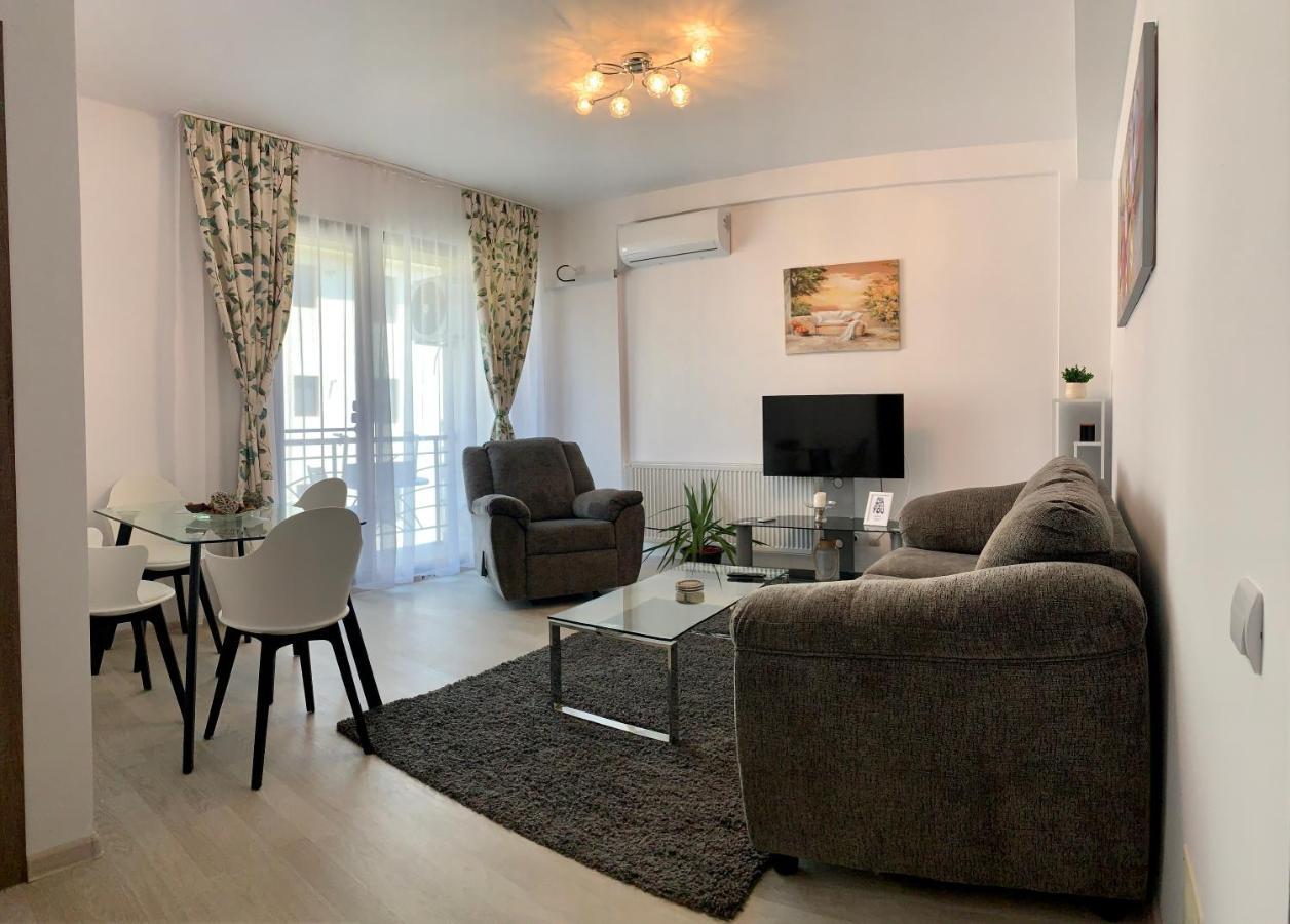 Luxor Apartment Otopeni 3 Luaran gambar